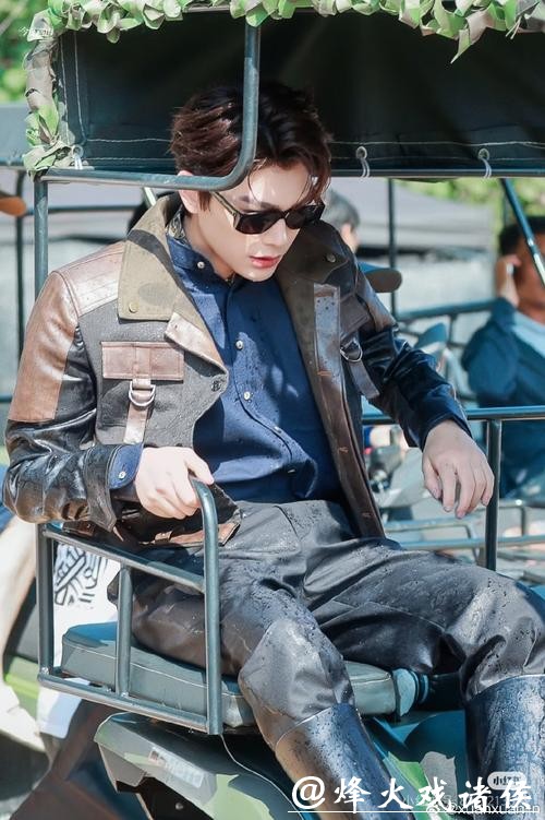 《年少有为》裴谦开豪车跑滴滴送外卖，司马先生一句“我特别理解你”，才知，他给裴谦100万创业的真实原因